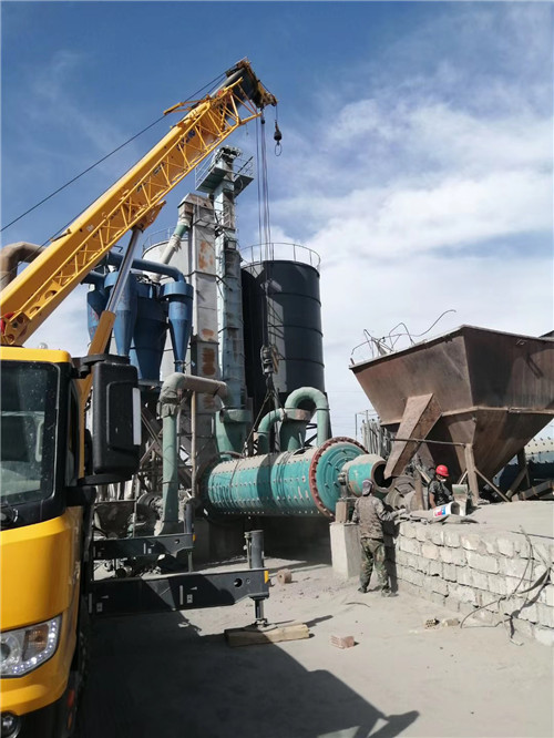 福田区设备搬运等各类工程项目中，吊车起着关键作用